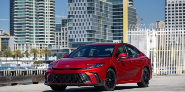 2025_TOYOTA_CAMRY_EXT_IMG